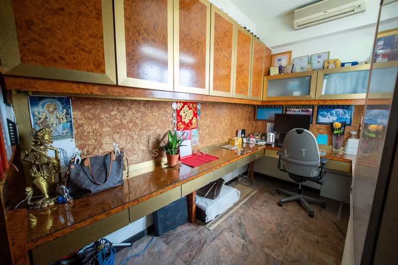 The Warren Apartment For Sale at S$ 2,800,000 | PropertyGuru Singapore - Study