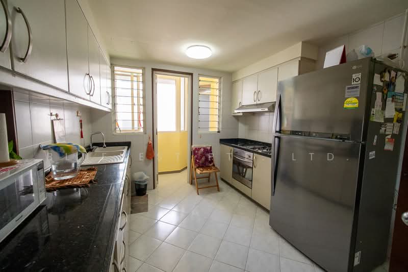 The Warren Apartment For Sale at S$ 2,800,000 | PropertyGuru Singapore - Kitchen