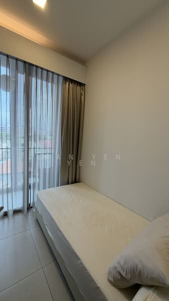 Avant Residences Apartment For Sale at S$ 1,500,000 | PropertyGuru Singapore - Bedroom