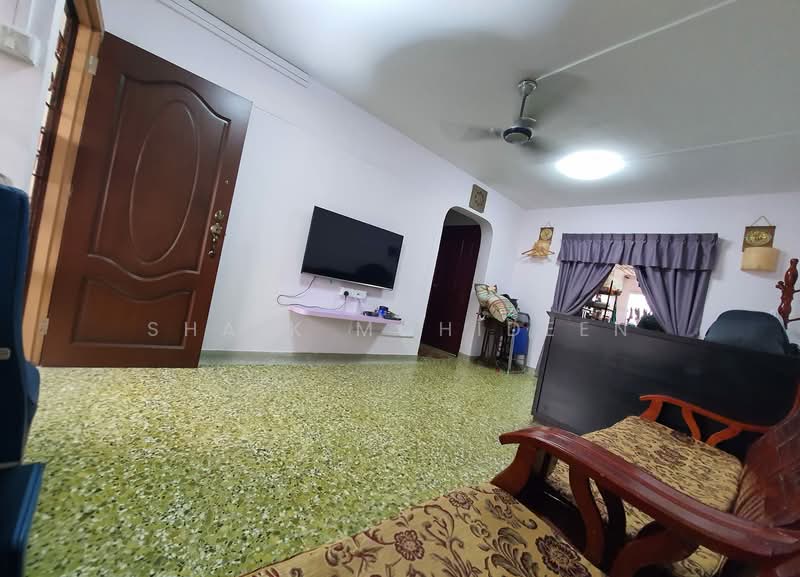 125 Hougang Avenue 1 HDB Flat For Sale at S$ 498,000 | PropertyGuru Singapore - Living Room