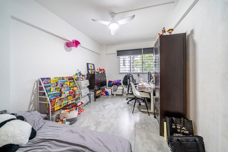 285 Tampines Street 22, 285 Tampines Street 22, 3 Bedrooms, 1,130 sqft, HDB Flat For Sale, by Joan Loh, 500094885 - Bedroom - PropertyGuru.com.sg