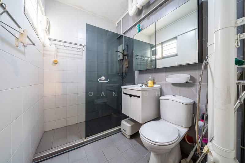 285 Tampines Street 22, 285 Tampines Street 22, 3 Bedrooms, 1,130 sqft, HDB Flat For Sale, by Joan Loh, 500094885 - Bathroom - PropertyGuru.com.sg