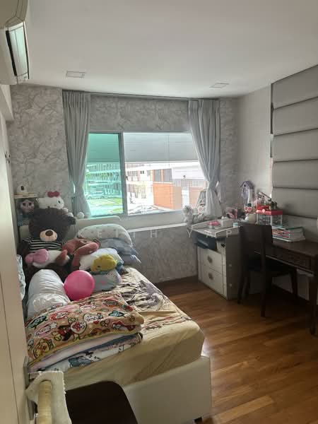 889A Tampines Street 81 HDB Flat For Sale at S$ 880,000 | PropertyGuru Singapore