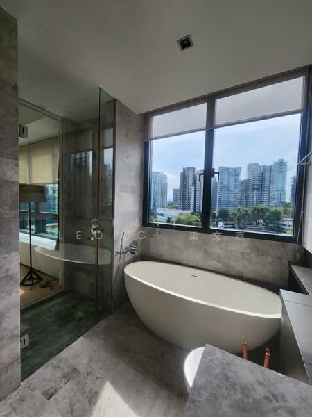 OUE Twin Peaks, 33 Leonie Hill Road, 2 Bedrooms, 1,055 sqft, Condominium For Rent, by Chantel Leong  梁文嘉, 500094893 - Bathroom - PropertyGuru.com.sg