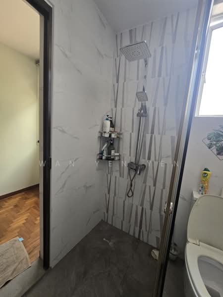 Loyang Villas, Loyang Rise, Room Rental, 200 sqft, Terraced House For Rent, by Wan Yen Yen, 500094912 - Bathroom - PropertyGuru.com.sg