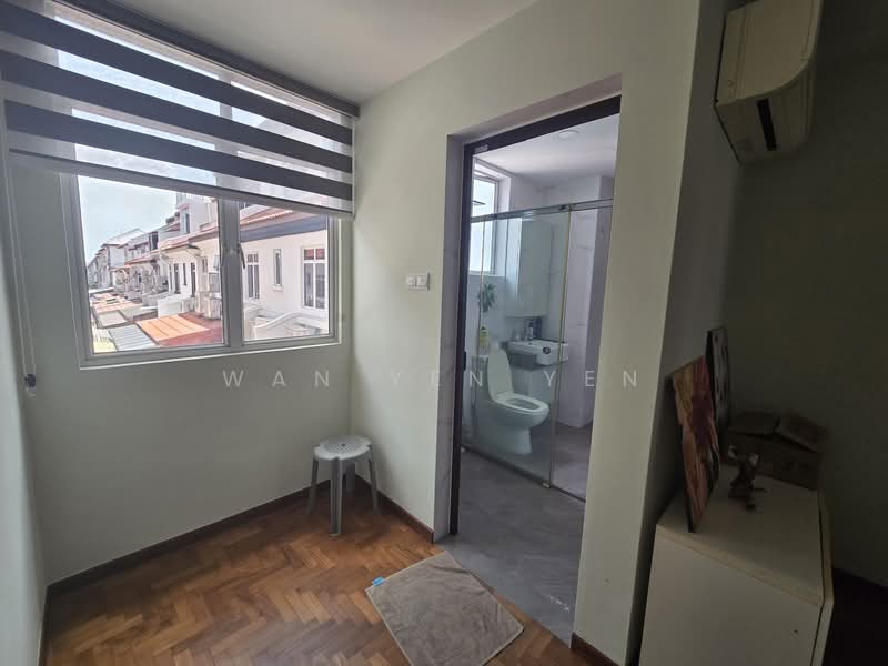 Loyang Villas, Loyang Rise, Room Rental, 200 sqft, Terraced House For Rent, by Wan Yen Yen, 500094912 - Bathroom - PropertyGuru.com.sg