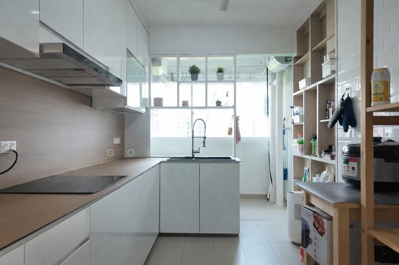 452A Bukit Batok West Avenue 6 HDB Flat For Sale at S$ 830,000 | PropertyGuru Singapore - Kitchen