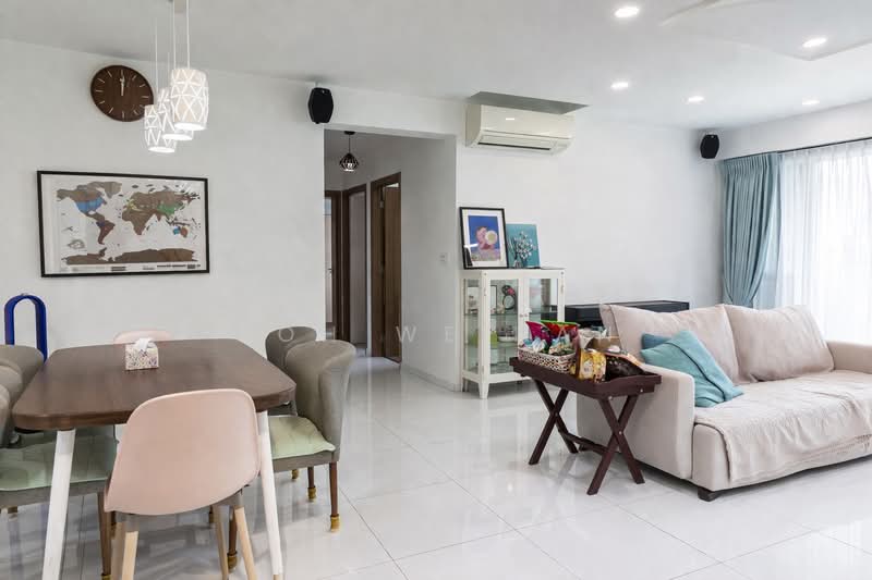 452A Bukit Batok West Avenue 6 HDB Flat For Sale at S$ 830,000 | PropertyGuru Singapore - Living Room