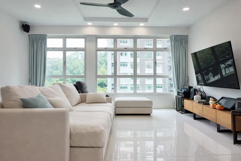 452A Bukit Batok West Avenue 6 HDB Flat For Sale at S$ 830,000 | PropertyGuru Singapore - Living Room