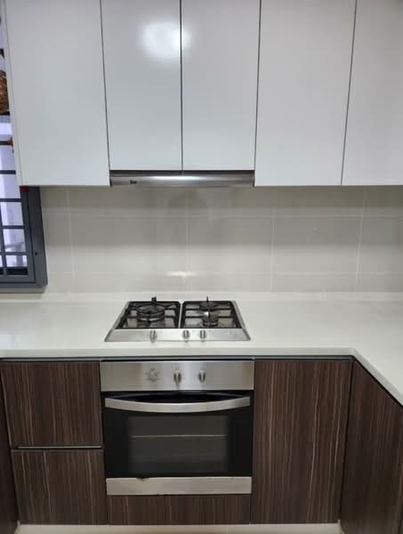 La Fiesta Condominium For Sale at S$ 1,628,000 | PropertyGuru Singapore - Kitchen