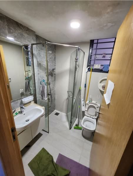 La Fiesta Condominium For Sale at S$ 1,628,000 | PropertyGuru Singapore - Bathroom