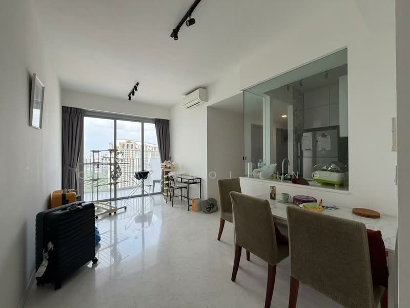 Queens Peak, 1 Dundee Road, 3 Bedrooms, 840 sqft, Condominium For Rent, by Chia Choi Ling, 500094933 - Living Room - PropertyGuru.com.sg