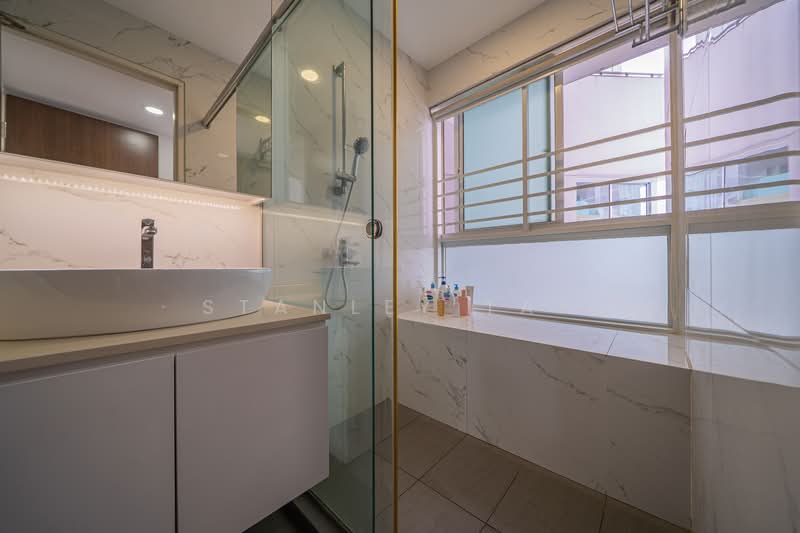 588A Ang Mo Kio Street 52 HDB Flat For Sale at S$ 1,120,000 | PropertyGuru Singapore - Bathroom