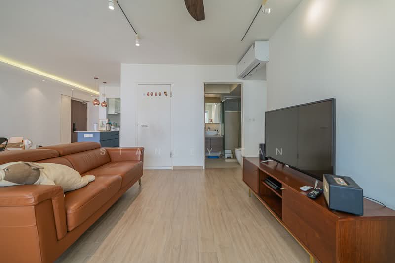 588A Ang Mo Kio Street 52 HDB Flat For Sale at S$ 1,120,000 | PropertyGuru Singapore - Living Room