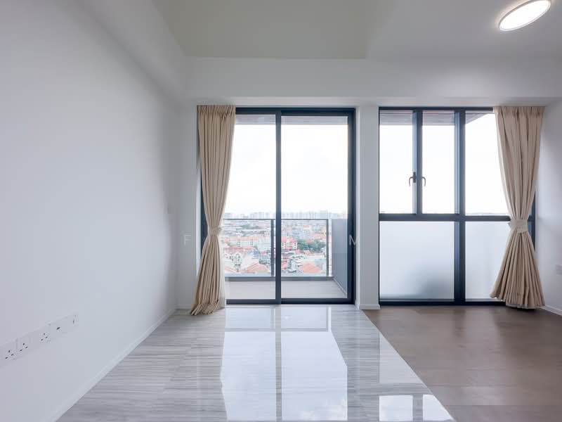 Parc Esta Condominium For Sale at S$ 1,250,000 | PropertyGuru Singapore - Balcony