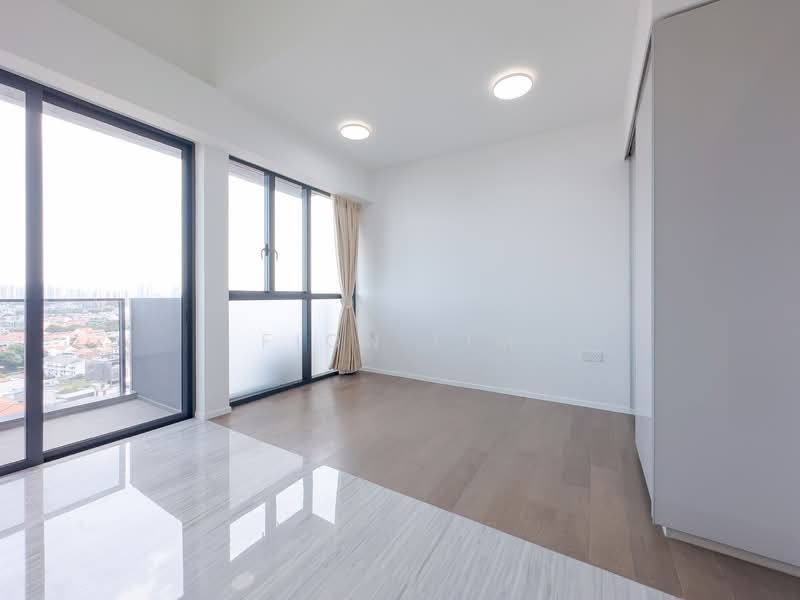 Parc Esta Condominium For Sale at S$ 1,250,000 | PropertyGuru Singapore - Balcony