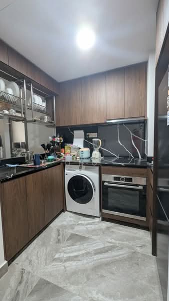 The Commodore Condominium For Sale at S$ 1,339,000 | PropertyGuru Singapore - Kitchen