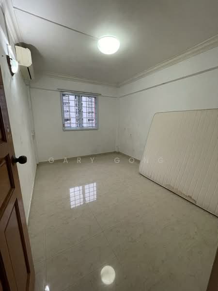 120 Ang Mo Kio Avenue 3 HDB Flat For Sale at S$ 548,000 | PropertyGuru Singapore - Bedroom