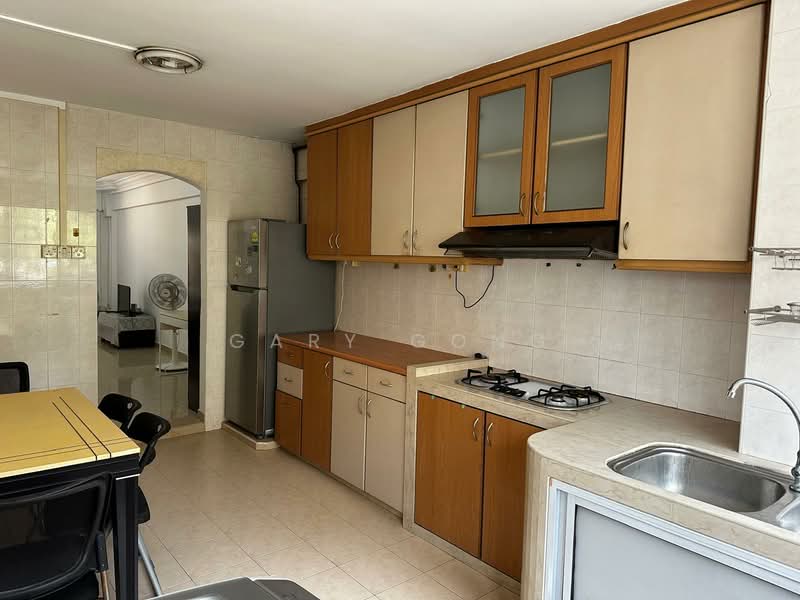 120 Ang Mo Kio Avenue 3 HDB Flat For Sale at S$ 548,000 | PropertyGuru Singapore - Kitchen