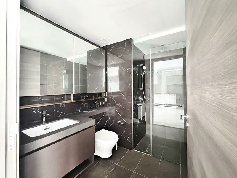 The Florence Residences Condominium For Sale at S$ 1,300,000 | PropertyGuru Singapore - Bathroom