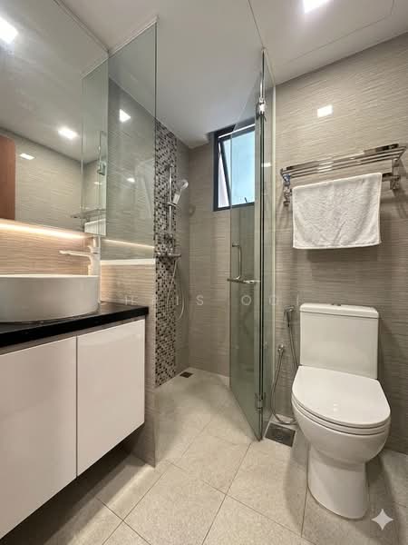 Blue Horizon Condominium For Sale at S$ 1,799,999 | PropertyGuru Singapore - Bathroom