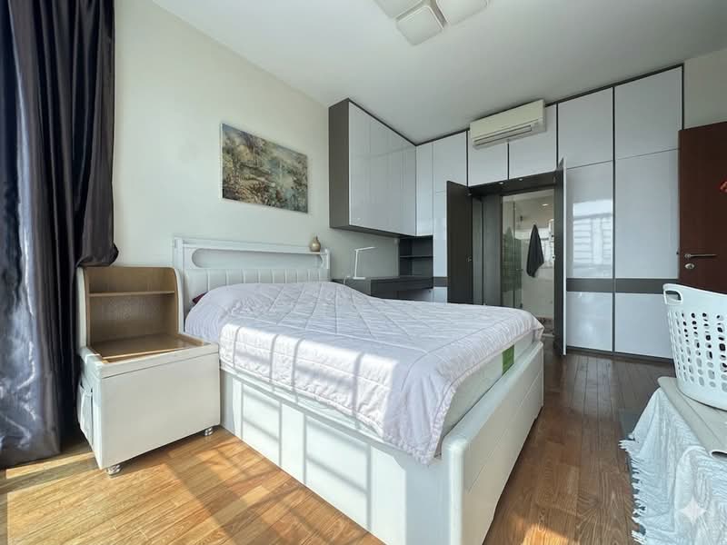 Blue Horizon Condominium For Sale at S$ 1,799,999 | PropertyGuru Singapore - Bedroom