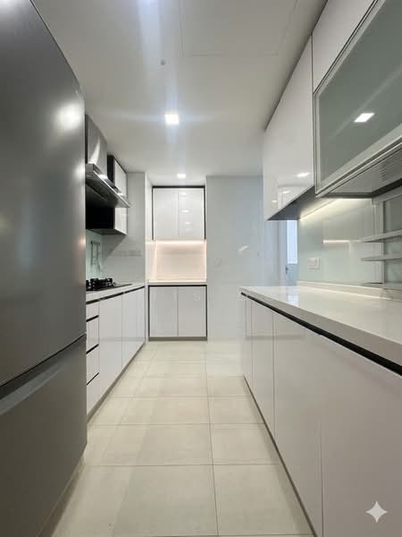 Blue Horizon Condominium For Sale at S$ 1,799,999 | PropertyGuru Singapore - Kitchen