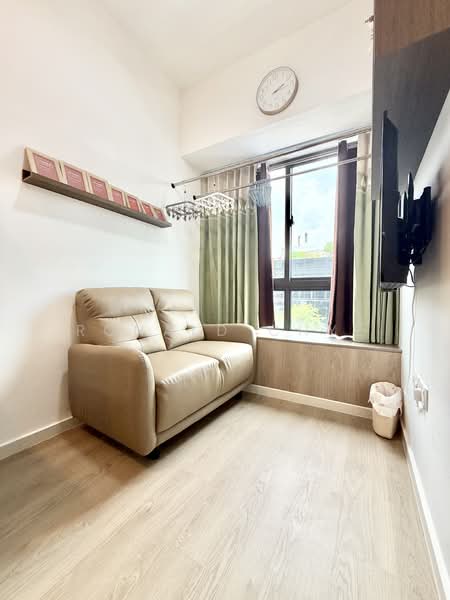 Sycamore Tree, 2 Fowlie Road, 1 Bedroom, 420 sqft, Apartment For Rent, by Ronald Chye, 500095022 - Living Room - PropertyGuru.com.sg