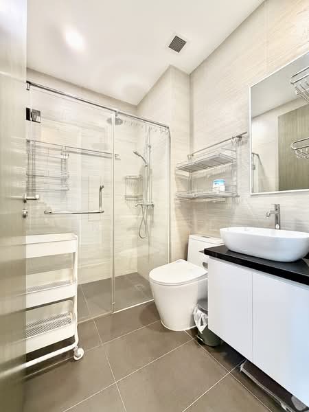 Sycamore Tree, 2 Fowlie Road, 1 Bedroom, 420 sqft, Apartment For Rent, by Ronald Chye, 500095022 - Bathroom - PropertyGuru.com.sg