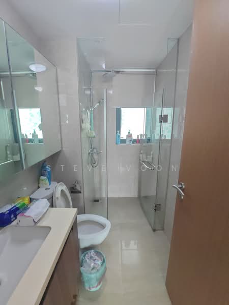 Kingsford Waterbay, 72 Upper Serangoon View, Room Rental, 100 sqft, Condominium For Rent, by Steve Voon, 500095025 - Bathroom - PropertyGuru.com.sg