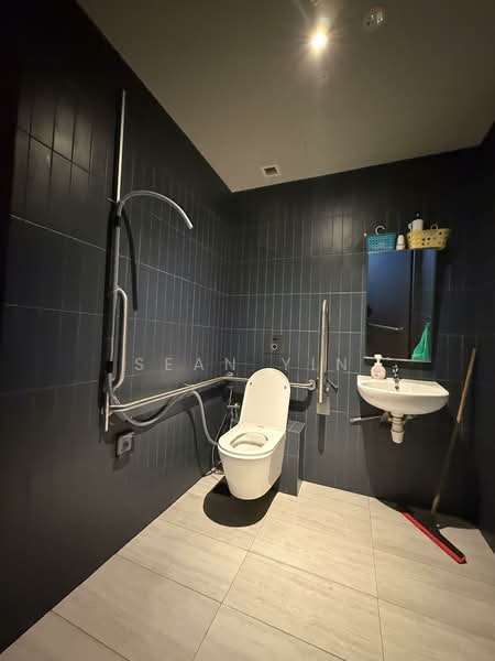 Kampong Glam Shop House, 33 Arab Street, 705 sqft, Food & Beverage For Rent, by Sean Yin, 500095036 - Bathroom - CommercialGuru.com.sg
