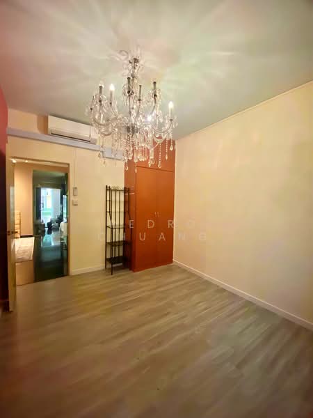 652B Jurong West Street 61 HDB Flat For Sale at S$ 630,000 | PropertyGuru Singapore - Bedroom