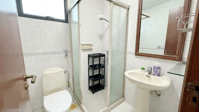 Parc Oasis, 47 Jurong East Avenue 1, Room Rental, 120 sqft, Condominium For Rent, by Maple Yap, 500095053 - Common Bathroom - PropertyGuru.com.sg