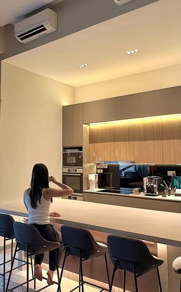 Crescendo Park Condominium For Sale at S$ 3,000,000 | PropertyGuru Singapore - Dry Kitchen