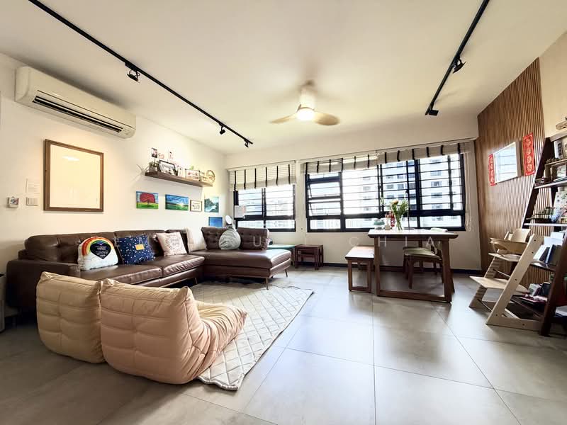 260A Punggol Way HDB Flat For Sale at S$ 895,000 | PropertyGuru Singapore - Living Room