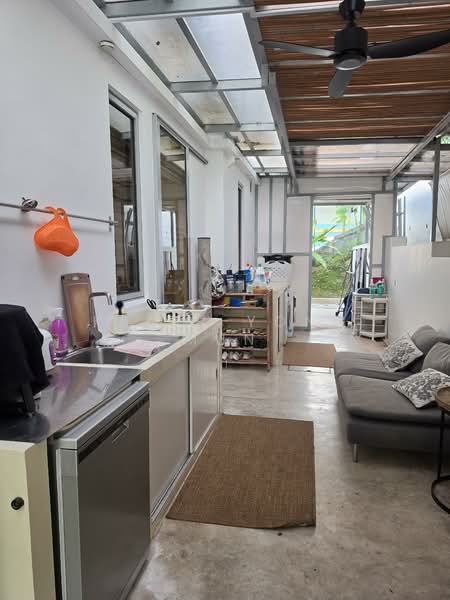 Beautiful D10 Kingsmead Detached for Rent, Kingsmead Road, 7 Bedrooms, 6,000 sqft, Detached House For Rent, by Keith Yong Mun, 500095085 - Kitchen/Yard - PropertyGuru.com.sg