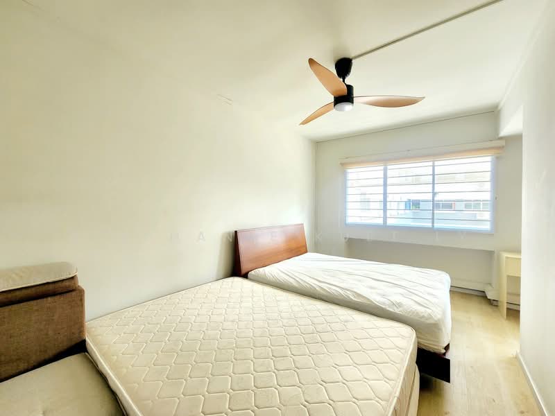 766 Pasir Ris Street 71 HDB Flat For Sale at S$ 678,000 | PropertyGuru Singapore - Bedroom