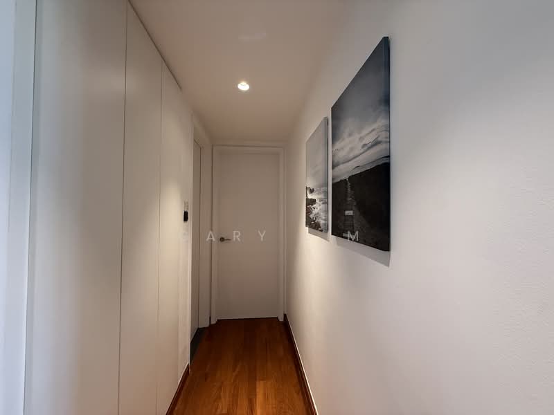 Cairnhill Crest, 2 Cairnhill Circle, 2 Bedrooms, 1,206 sqft, Condominium For Rent, by Gary Lim, 500095123 - Corridor - PropertyGuru.com.sg