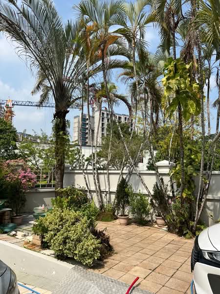 Holland Grove Semi-Detached House For Sale at S$ 4,800,000 | PropertyGuru Singapore - Exterior