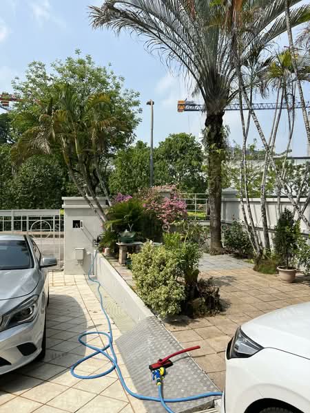 Holland Grove Semi-Detached House For Sale at S$ 4,800,000 | PropertyGuru Singapore - Exterior