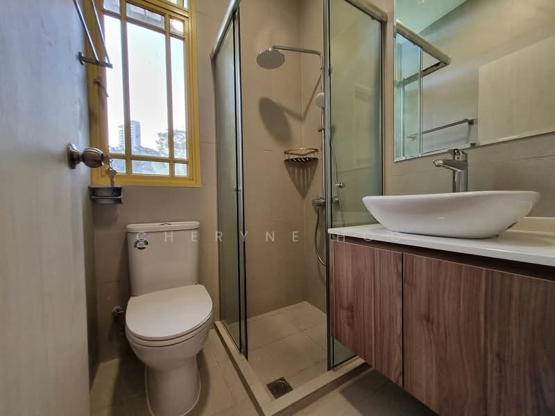 Orange Regency, 101 Fernhill Road, 4 Bedrooms, 2,433 sqft, Apartment For Rent, by Cheryne Hoo, 500095132 - Bathroom - PropertyGuru.com.sg