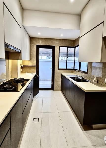 Designer Renovated 3-Storey Semi-D @ kew drive, , 3 Bedrooms, 4,500 sqft, Semi-Detached House For Rent, by Julie Soh 苏保历, 500095135 - PropertyGuru.com.sg