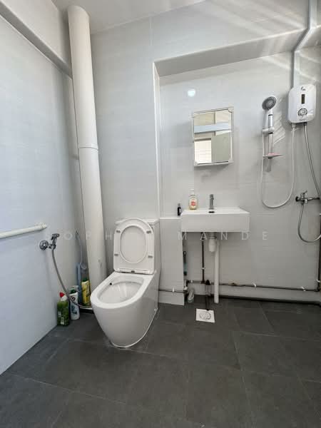 424 Hougang Avenue 6, 424 Hougang Avenue 6, 4 Bedrooms, 1,100 sqft, HDB Flat For Rent, by Sophia Mande, 500095148 - PropertyGuru.com.sg