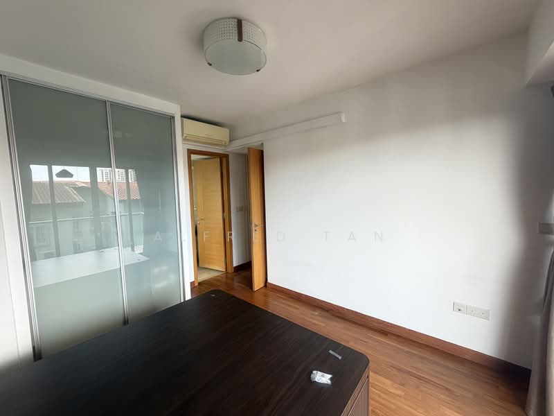 Esta Ruby, 500 Guillimard Road, 2 Bedrooms, 958 sqft, Condominium For Sale, by Alfred Tan, 500095162 - Master Bedroom - PropertyGuru.com.sg