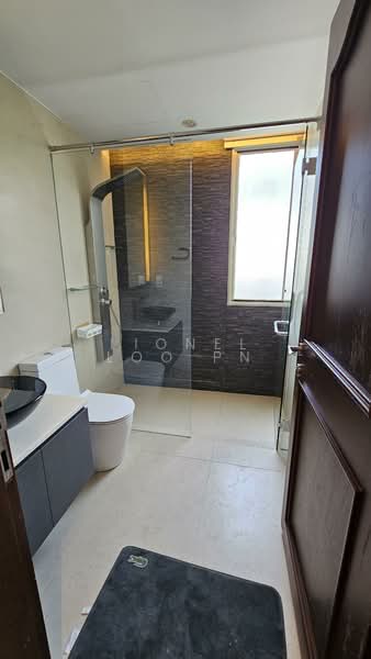 KEW ESTATE, Kew Drive, 3 Bedrooms, 2,843 sqft, Semi-Detached House For Rent, by Lionel Loo PN, 500095190 - Bathroom - PropertyGuru.com.sg