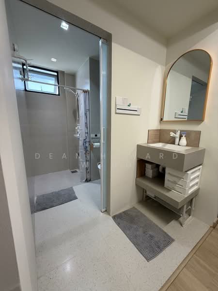 Vue 8 Residence Condominium For Sale at S$ 898,000 | PropertyGuru Singapore - Bathroom
