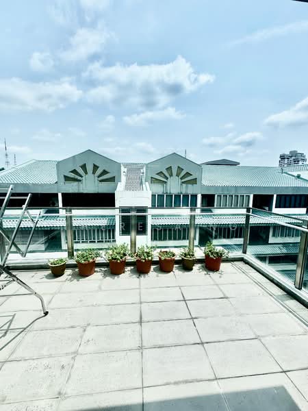 Suites at Bukit Timah, 68 Jalan Jurong Kechil, 2 Bedrooms, 980 sqft, Condominium For Rent, by Theresa Ng, 500095222 - Balcony - PropertyGuru.com.sg