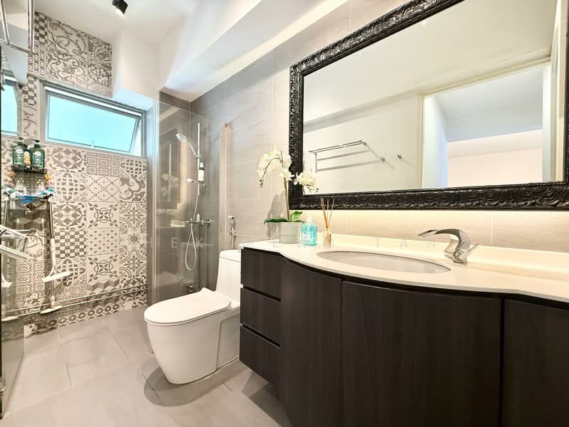 539 Serangoon North Avenue 4 HDB Flat For Sale at S$ 999,999 | PropertyGuru Singapore - Master Bathroom