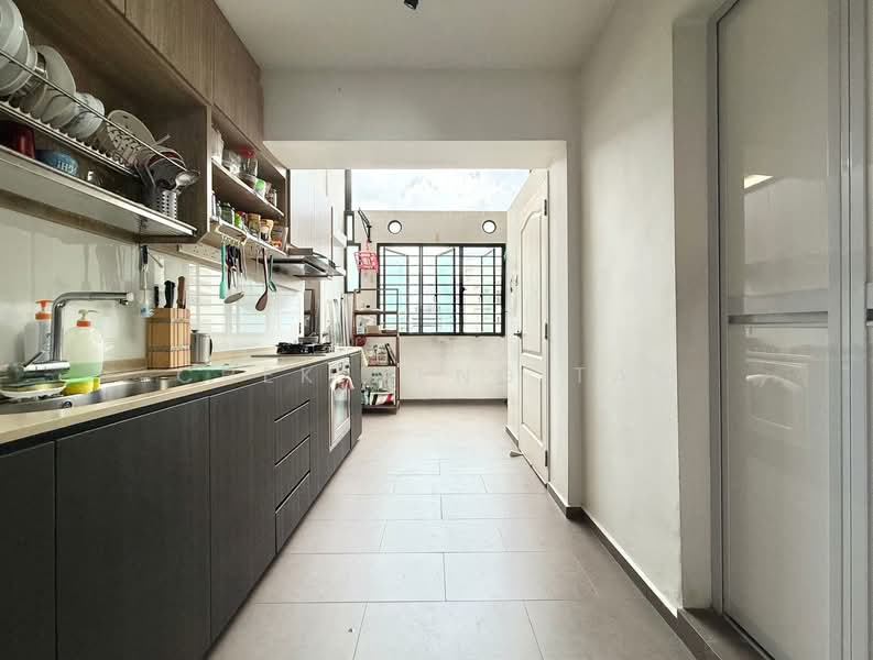 539 Serangoon North Avenue 4 HDB Flat For Sale at S$ 999,999 | PropertyGuru Singapore - Kitchen