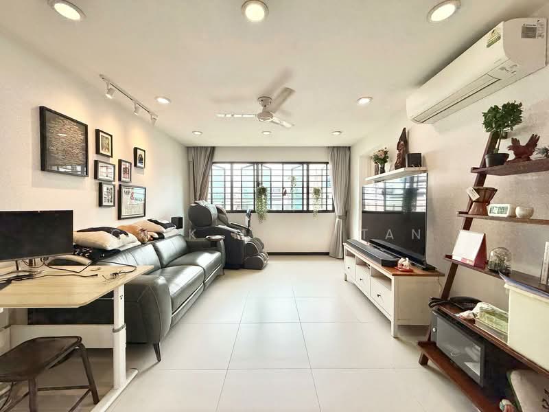 539 Serangoon North Avenue 4 HDB Flat For Sale at S$ 999,999 | PropertyGuru Singapore - Living Room